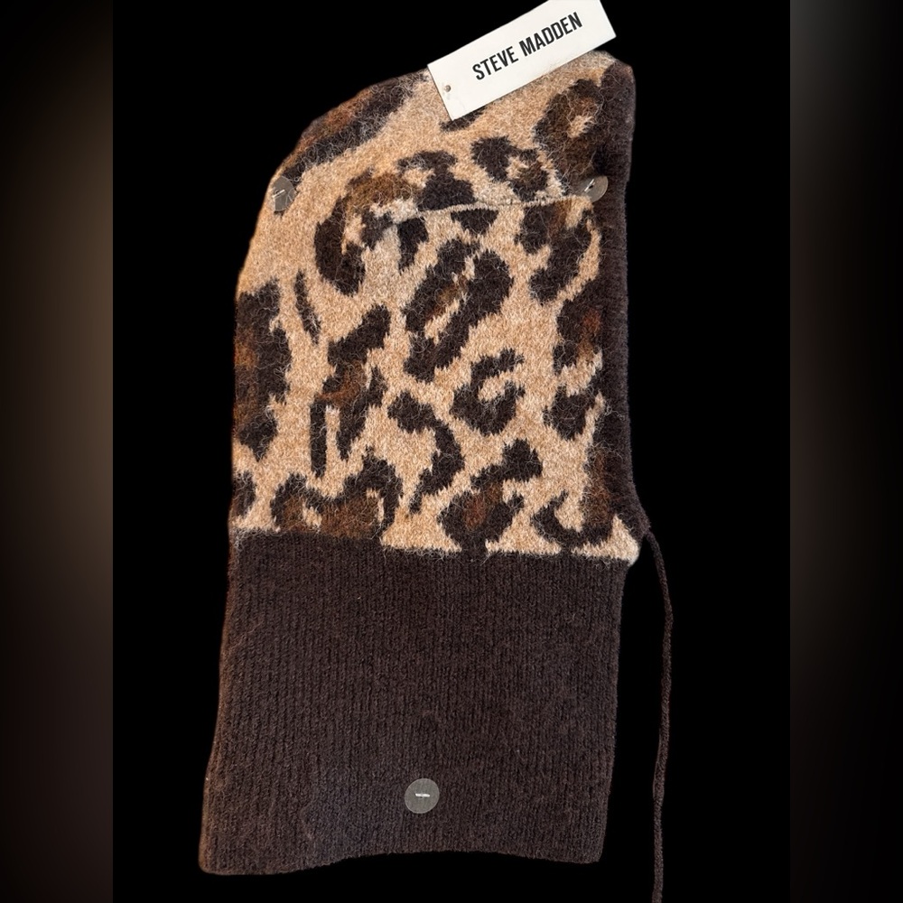 Steve Madden Brown Leopard Knit Scarf